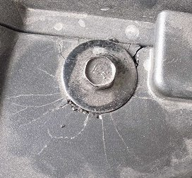 应用 abaqus 分析前保险杠总成上格栅的连接失效